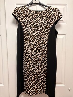 Sandra Darren Leopard Print and Black Cap Sleeve Sheath Dress